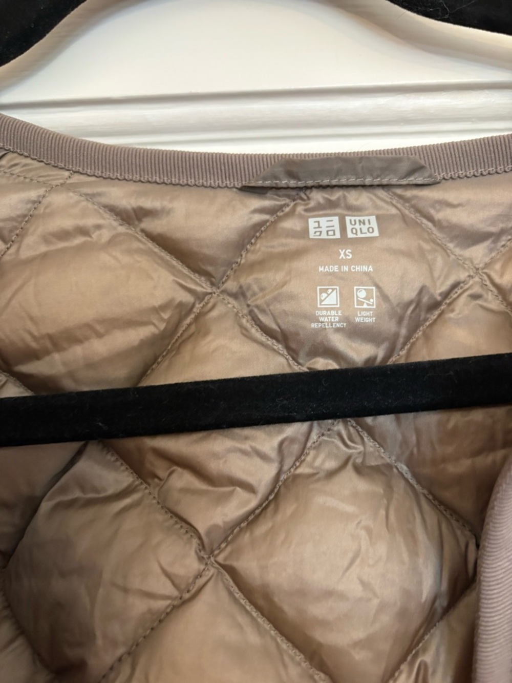 Uniqlo packable down jacket - Picture 3 of 4